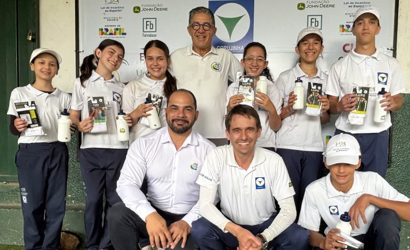 ABGS vista o Projeto Corujinha em Louveira e doa equipamentos para os jovens golfista