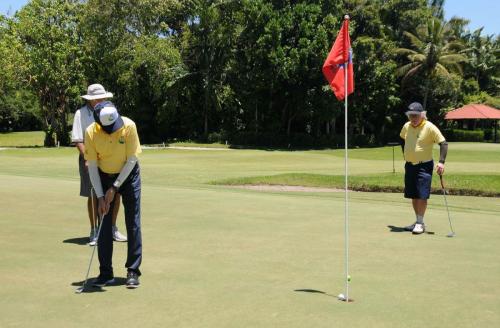 Jose Aparecido dos Santos putt no 18