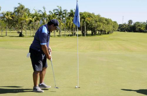 Jose Claudio Tolentino putt