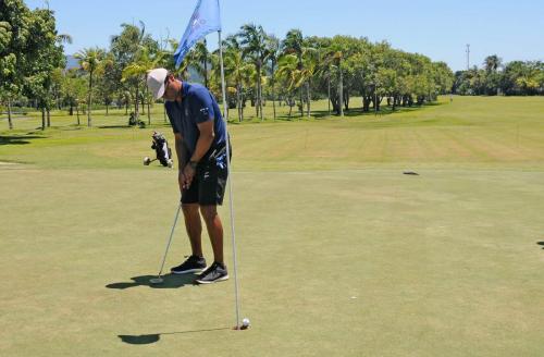 Marcelo Cozac putt