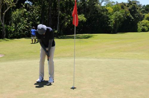 Marcos Semensato putt no 4
