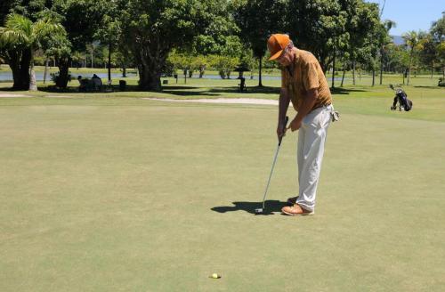 paulo Cesar Tonetto putt