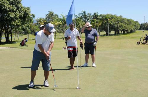 Roberto Wu Yu Jen putt no 9