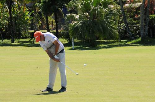 Umberto Facchinei impacto no fairway do 9