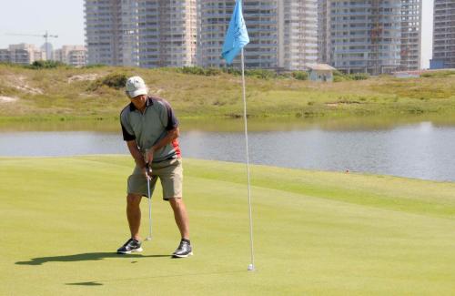 Carlos Smith Vasconcellos putt no 2