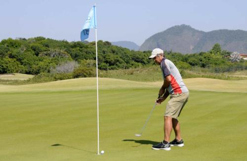 Carlos Vasconcellos putt no 3