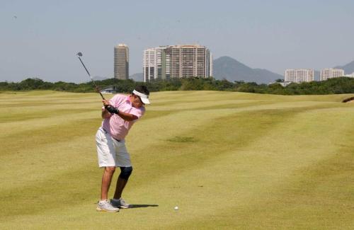 Constantino Ajimasto Junior backswing no fairway do 1