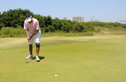 Constantino Ajimasto Junior putt no 1
