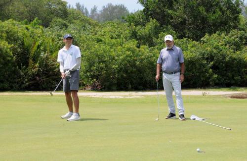 Fabien Christian Dupret putt no 10