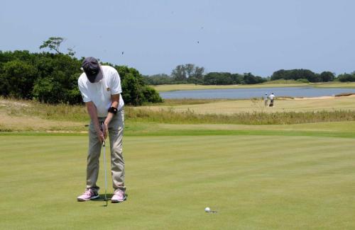 Jeffrey Kiley putt no 15