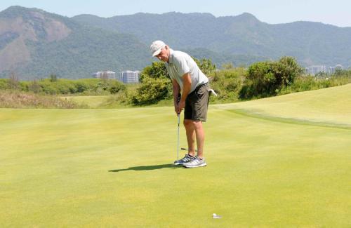 Luiz Fernando Sardinha de Azevedo putt no 1