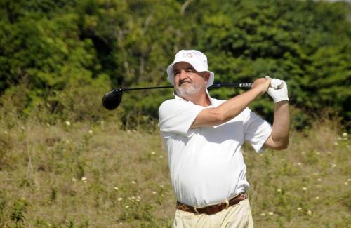 Manuel Flores close no 3