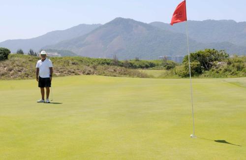 Mauricio Ferreira putt no 1