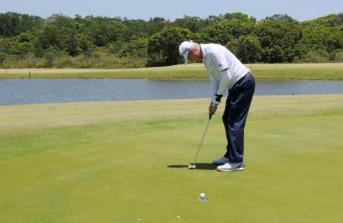 Renato Rodrigeus de Almeida putt no 2