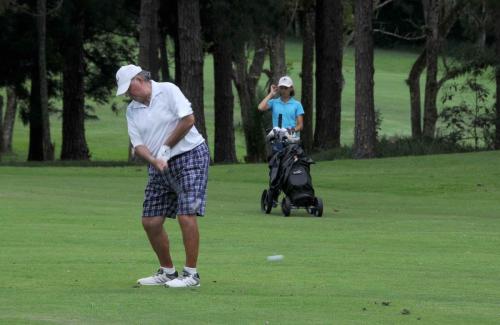 Alfredo de Larrea impacto no fairway