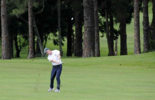 Douglas Black impacto no fairway do 1