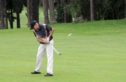 Paulo Tonetto impacto no fairway do 1