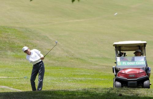 Jose Aparecido dos Santos impacto no fairway do 1