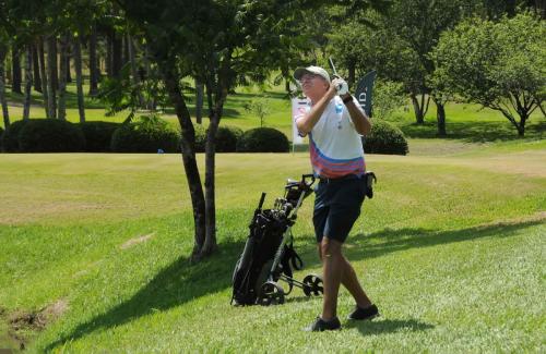 Nestor Casado no fairway do 1