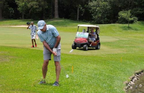 Ubirajara Camargo impacto no fairway do 1